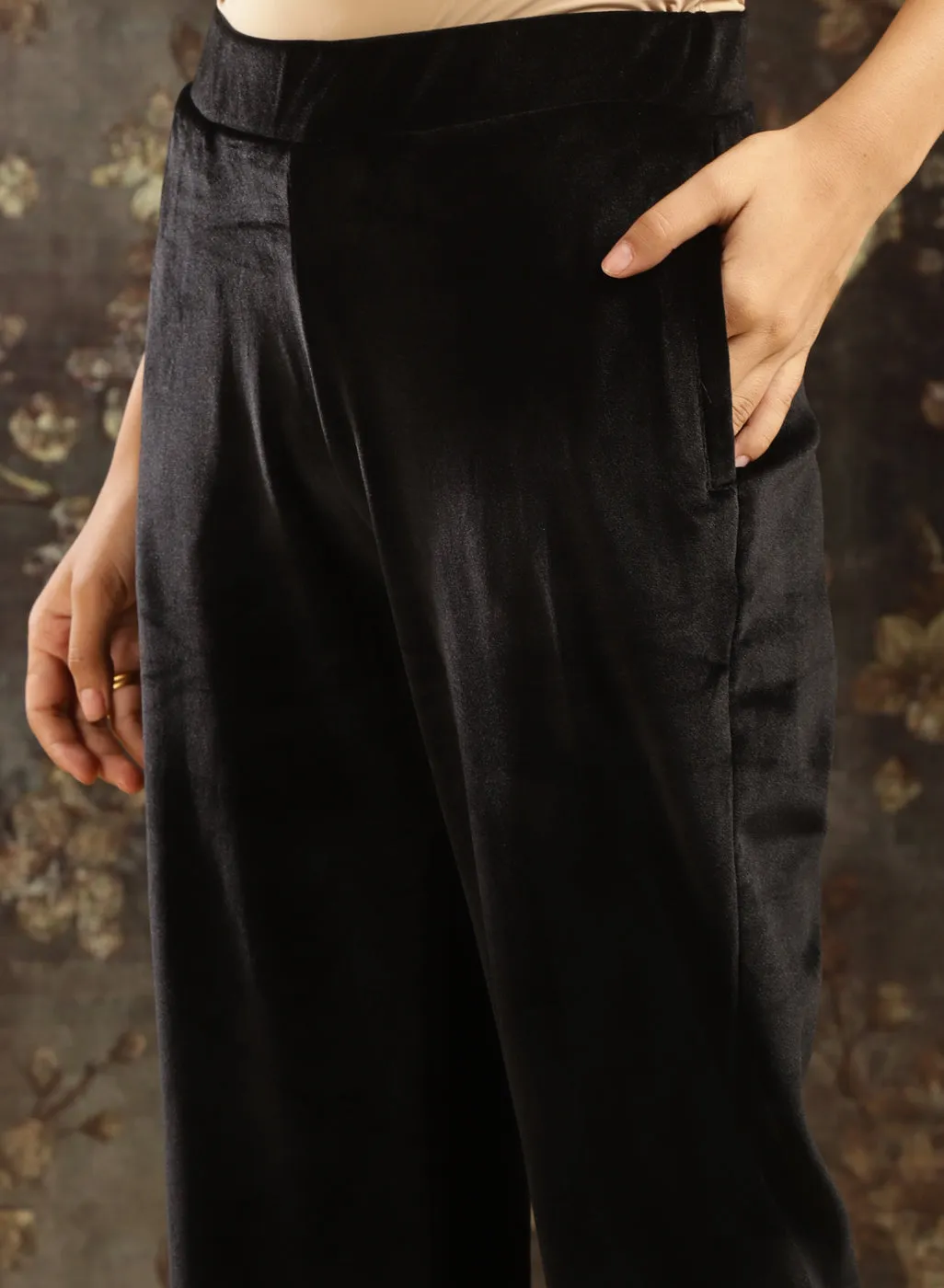 Black Embroidered Velvet Kurta Set with Sequin Work