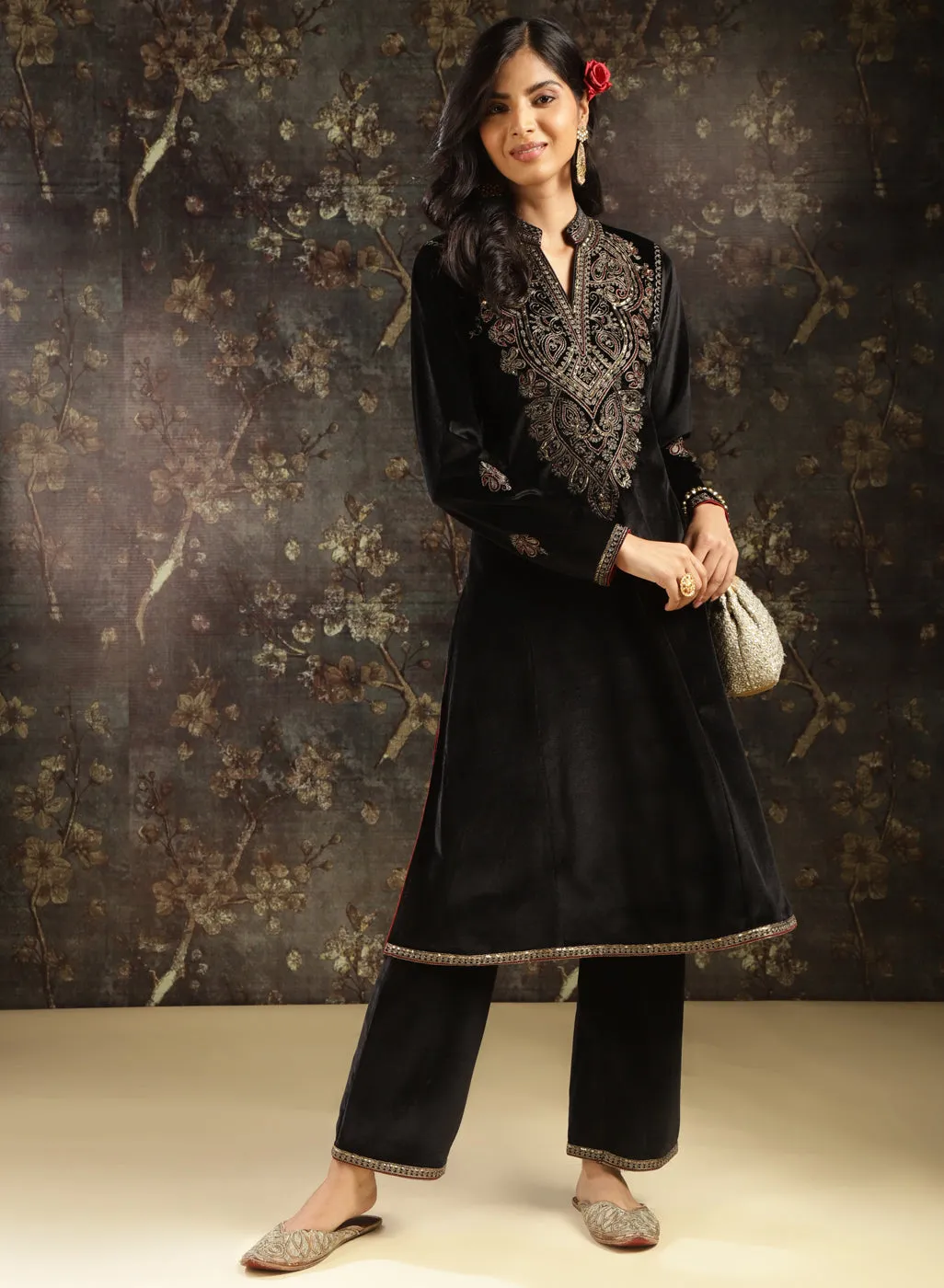 Black Embroidered Velvet Kurta Set with Sequin Work